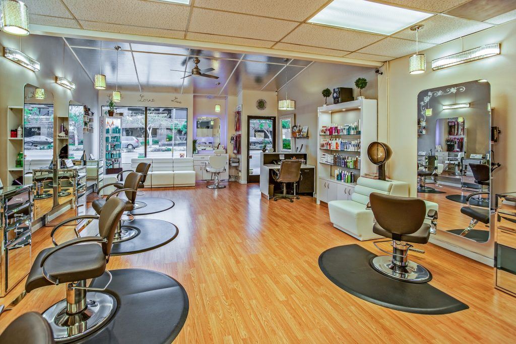 Picture of a beauty salon.